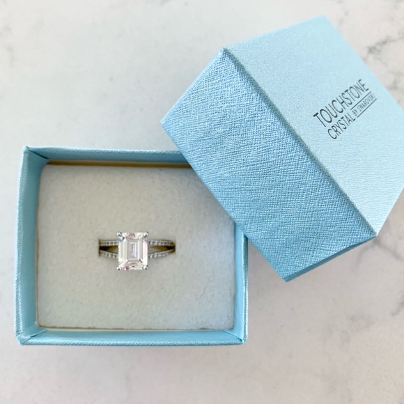 Swarovski Touchstone Crystal Emerald Cut Ring - Picture 1 of 8